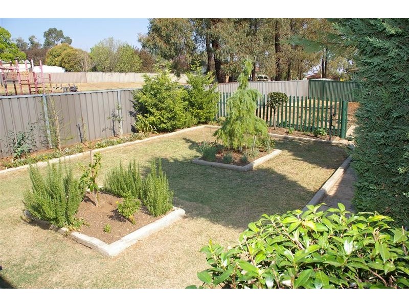 5 Wollowra Street, Cowra NSW 2794