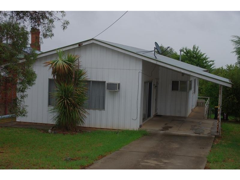 56 Lachlan Street, Cowra NSW 2794