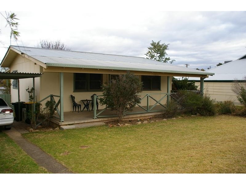 23 Bourke Street, Cowra NSW 2794