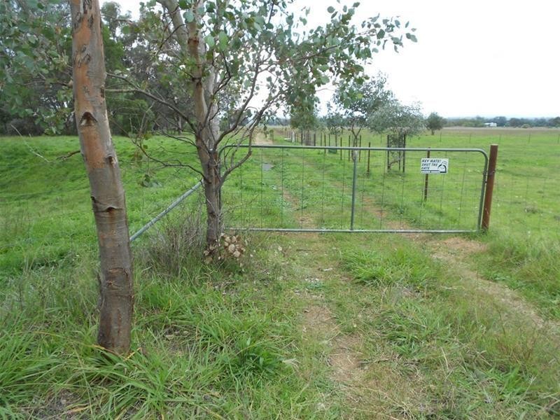 56 Tallarook Road, Cowra NSW 2794