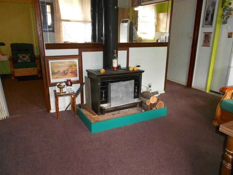 43 Belmore Street, Woodstock NSW 2793