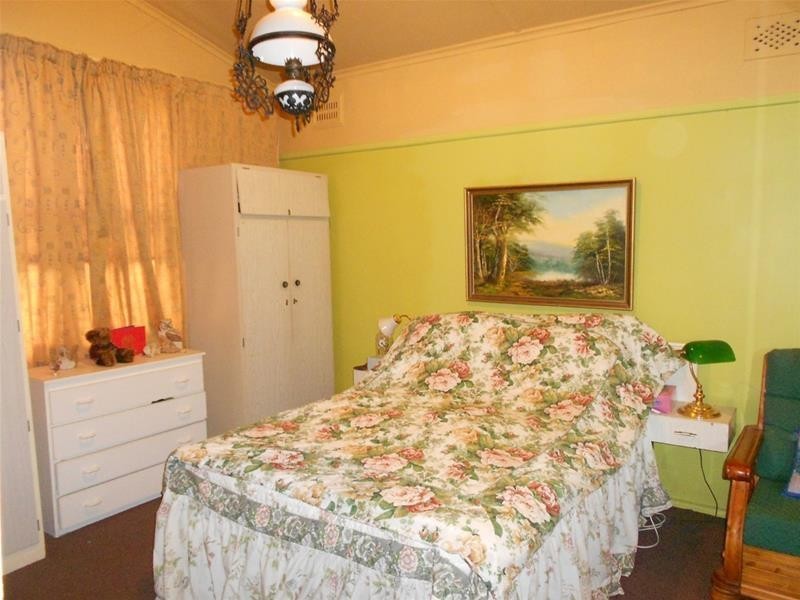 43 Belmore Street, Woodstock NSW 2793