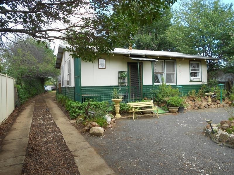 43 Belmore Street, Woodstock NSW 2793