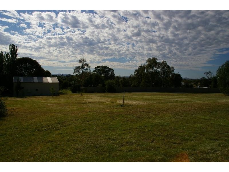 351 Hartley Street, Cowra NSW 2794