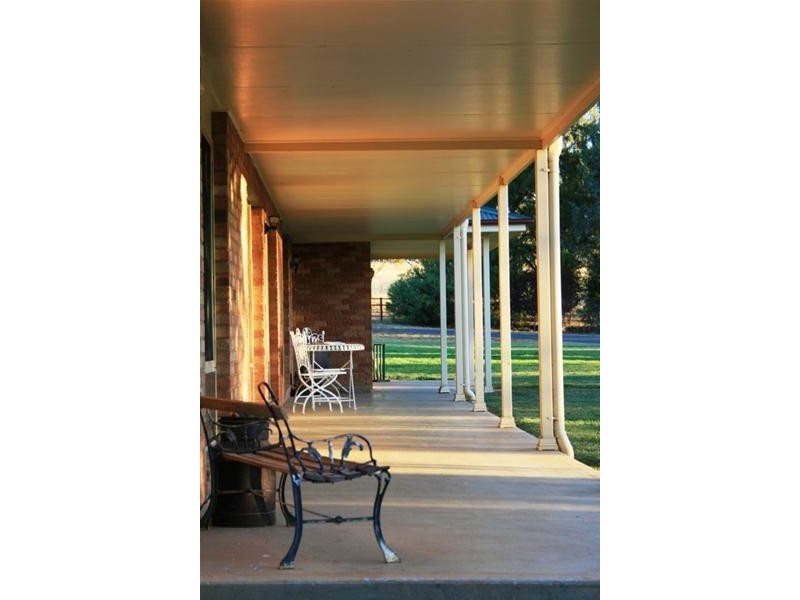 33 Camp Lane, Cowra NSW 2794