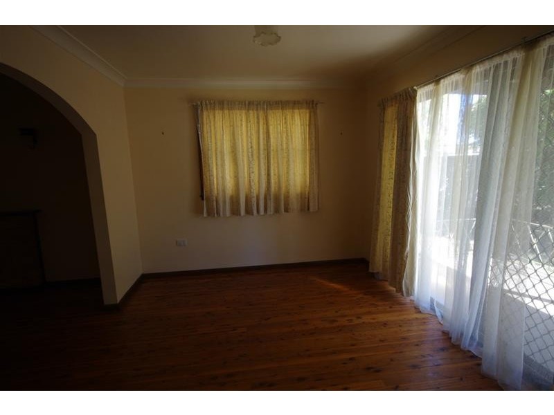 8 Allambie Place, Cowra NSW 2794