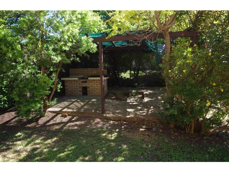 8 Allambie Place, Cowra NSW 2794