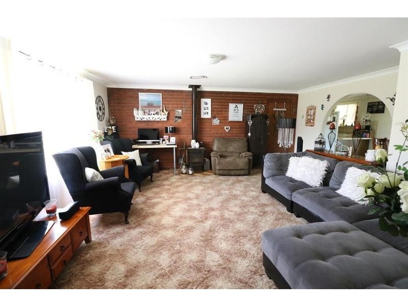 28 Taronga Drive, Cowra NSW 2794