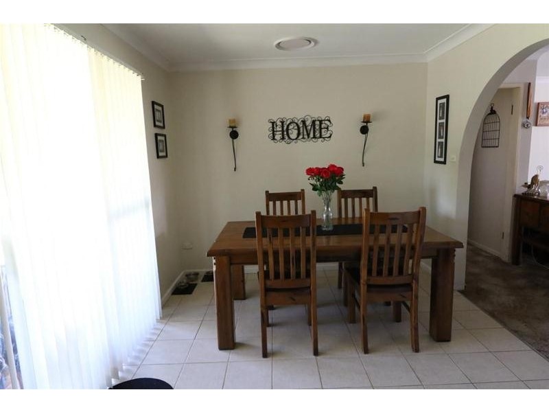 28 Taronga Drive, Cowra NSW 2794