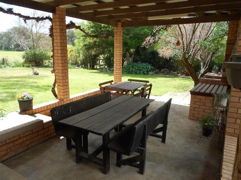 2470 George Russell Drive, Canowindra NSW 2804