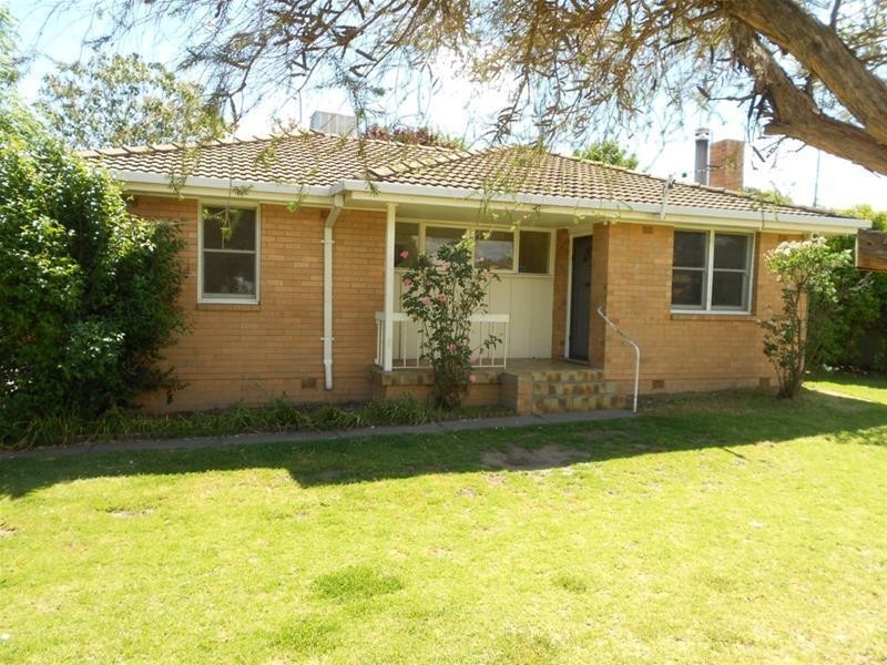 32 Victor Street, Cowra NSW 2794