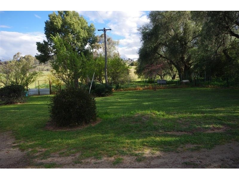 1905 Mid Western Highway, Cowra NSW 2794
