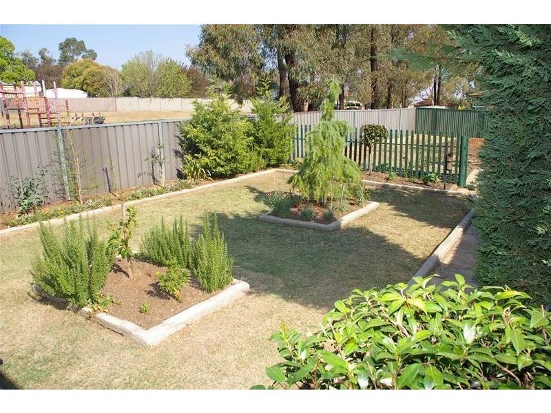 5 Wollowra Street, Cowra NSW 2794