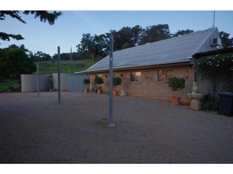 1278 Canowindra Road, Cowra NSW 2794