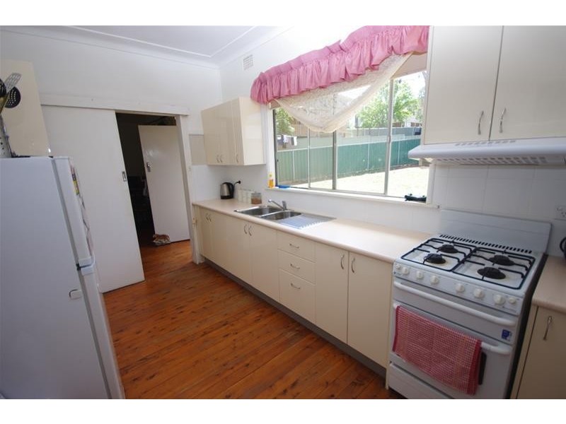 97 Macquarie  Street, Cowra NSW 2794