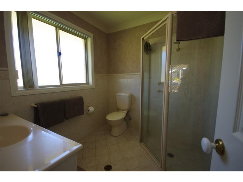 42 Gower Hardy Circuit, Cowra NSW 2794