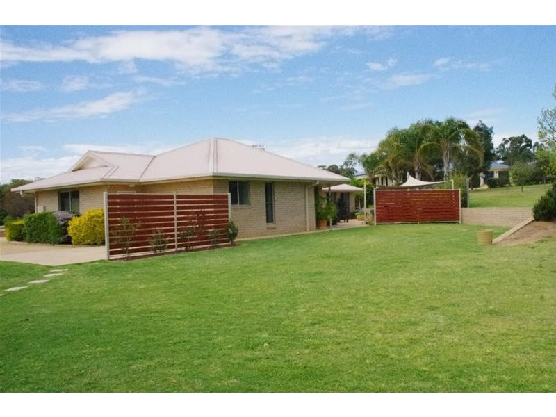 42 Gower Hardy Circuit, Cowra NSW 2794