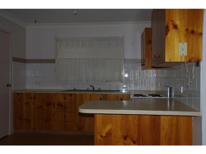 3/2 Day Street, Cowra NSW 2794