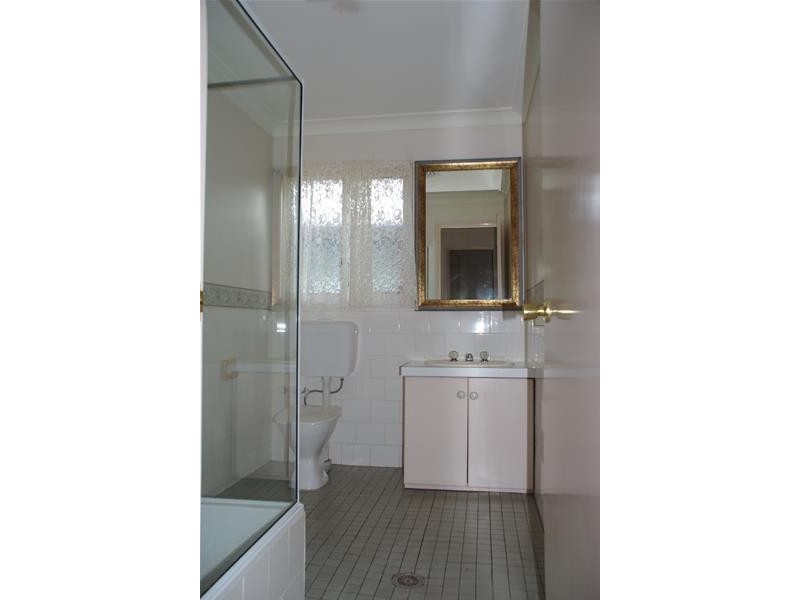 3/2 Day Street, Cowra NSW 2794