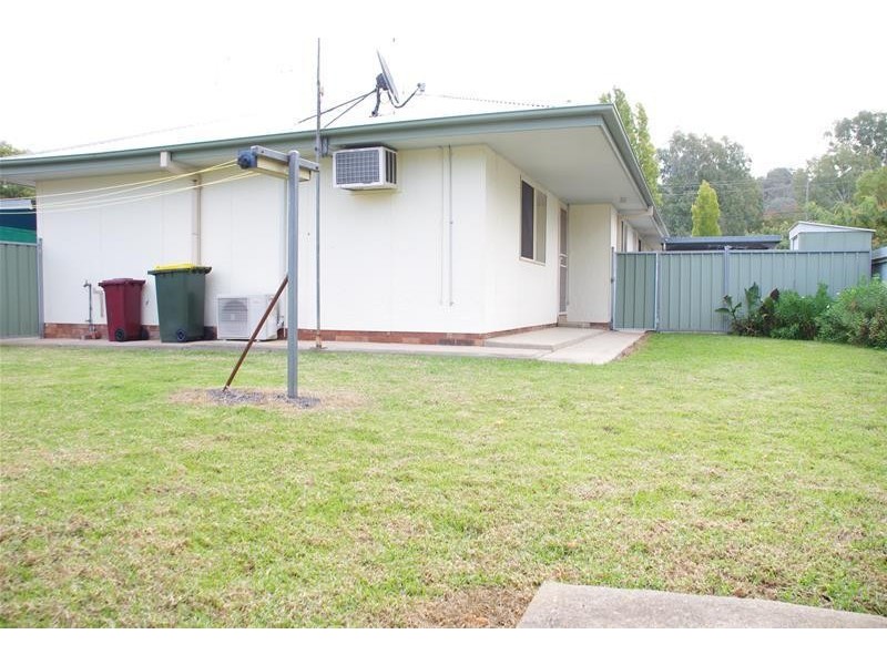 3/2 Day Street, Cowra NSW 2794