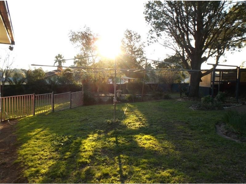 40 Eulo Street, Cowra NSW 2794