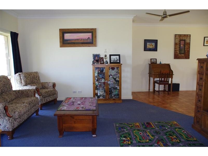 53 Badgery Road, Cowra NSW 2794