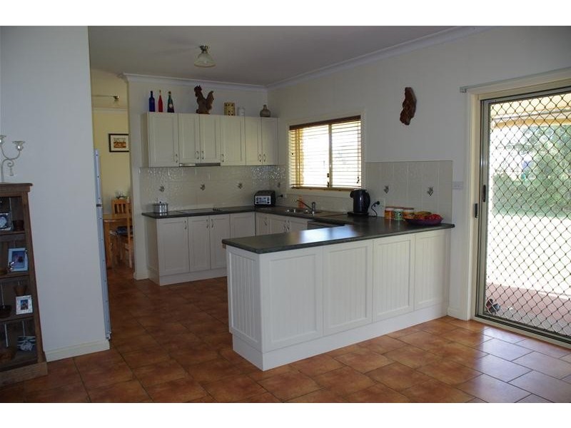 53 Badgery Road, Cowra NSW 2794