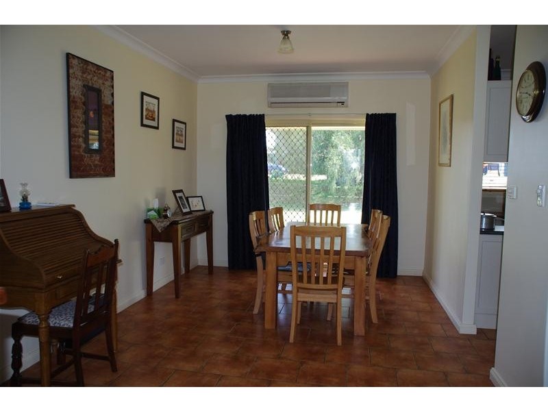 53 Badgery Road, Cowra NSW 2794