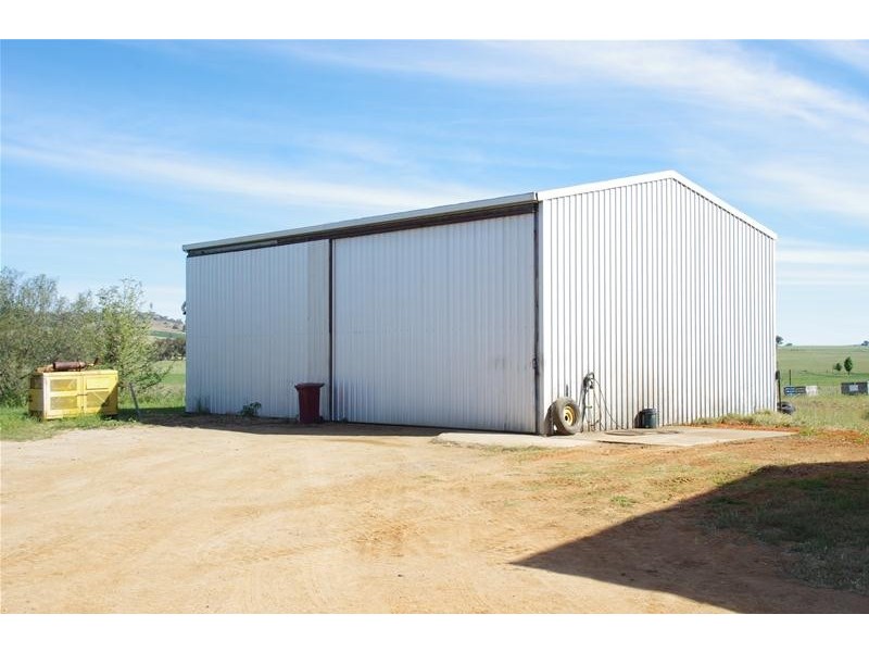 53 Badgery Road, Cowra NSW 2794