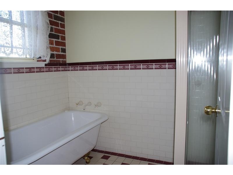 4 Eucalypt Close, Cowra NSW 2794