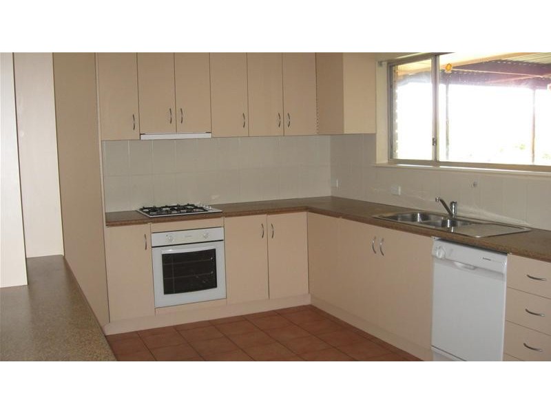 42 Kibbler Street, Cowra NSW 2794