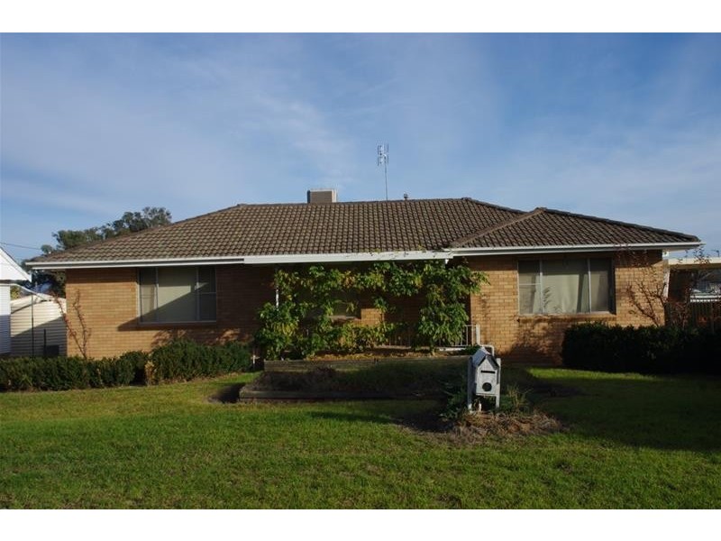 24 Kibbler Street, Cowra NSW 2794