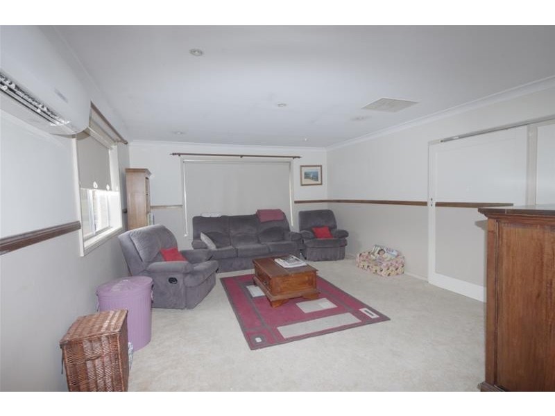 24 Kibbler Street, Cowra NSW 2794