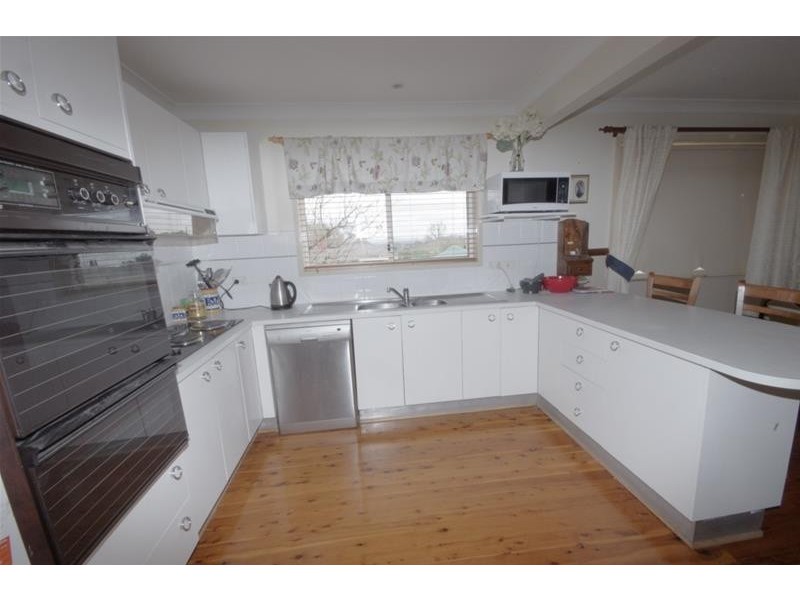 24 Kibbler Street, Cowra NSW 2794