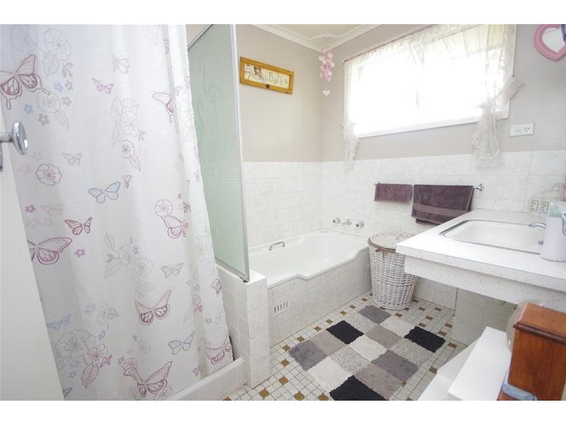 23 Dowell Street, Cowra NSW 2794