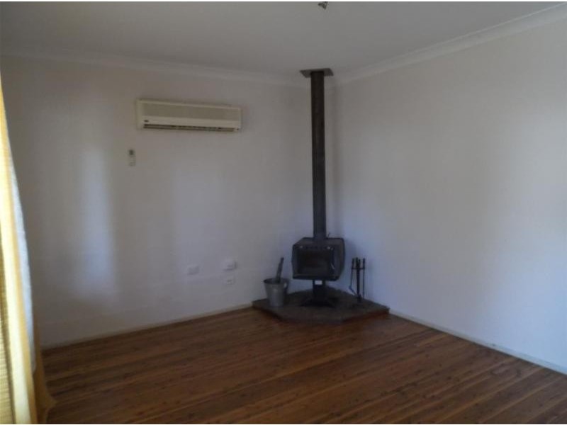 16 Whitby Street, Cowra NSW 2794