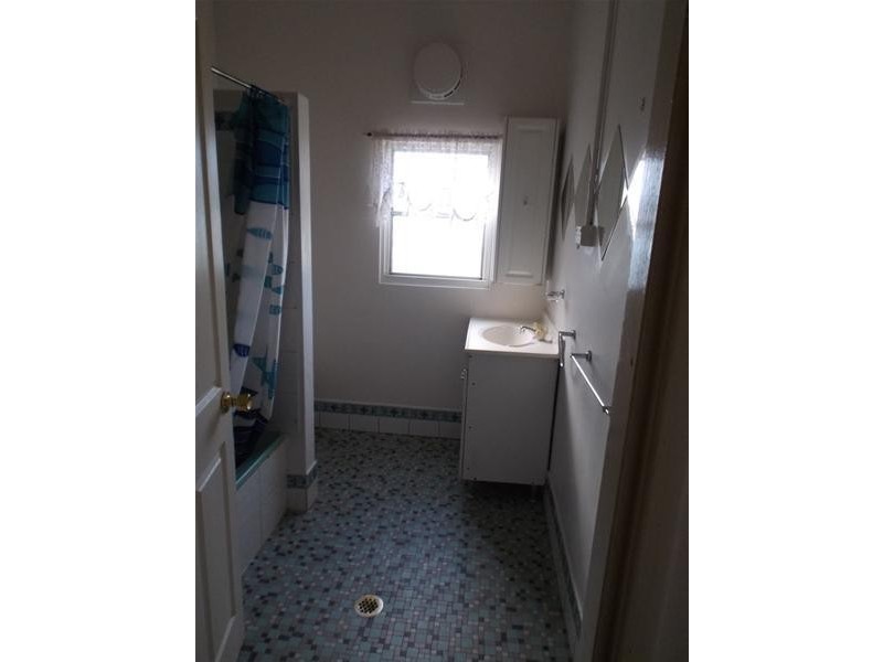 16 Whitby Street, Cowra NSW 2794