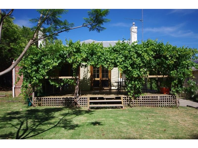 120 Fitzroy  Street, Cowra NSW 2794