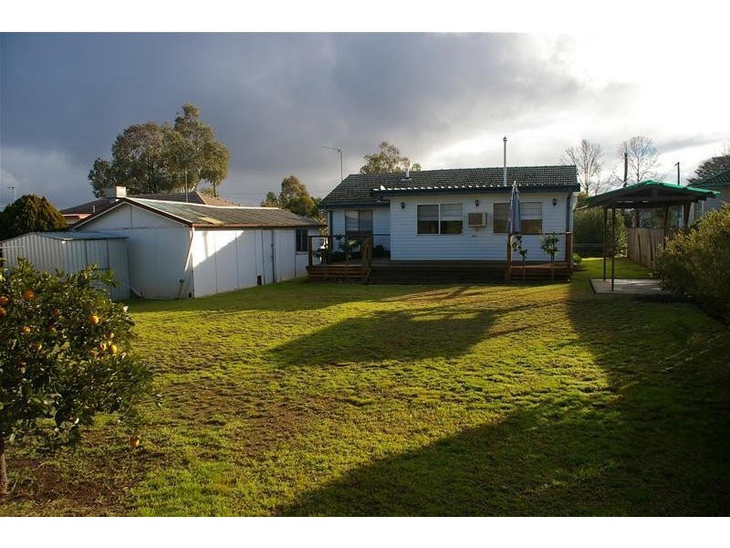 15 Cooyal Street, Cowra NSW 2794