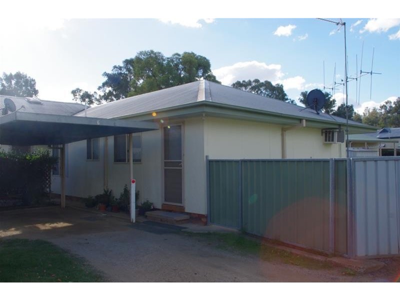 3/2 Day Street, Cowra NSW 2794