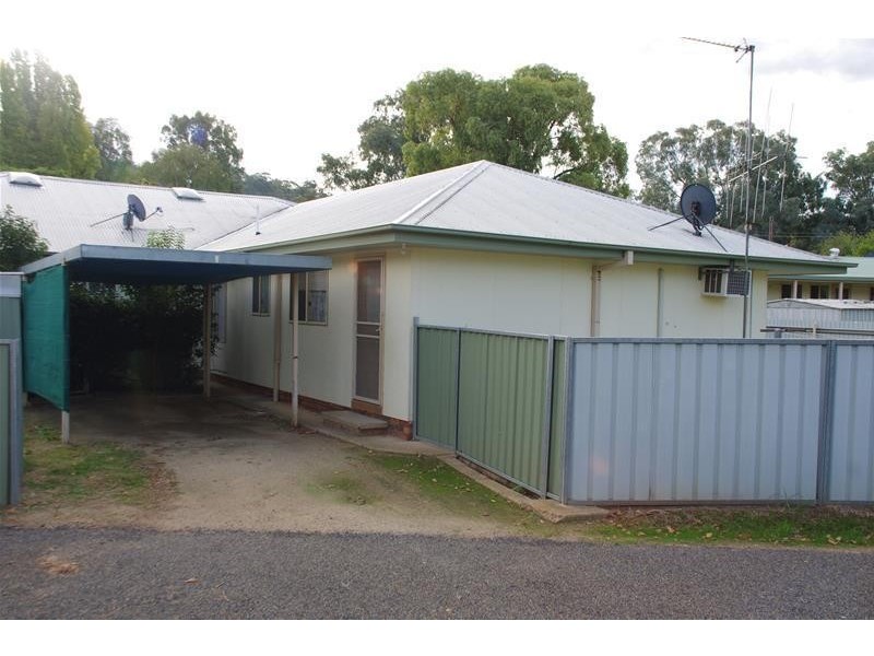 3/2 Day Street, Cowra NSW 2794
