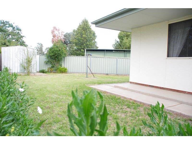 3/2 Day Street, Cowra NSW 2794