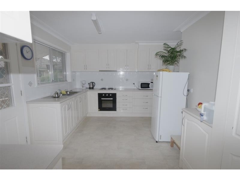 4 Duffey Avenue, Cowra NSW 2794