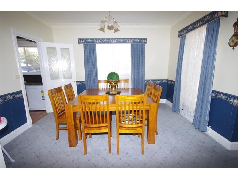 81 Military Parade, Cowra NSW 2794