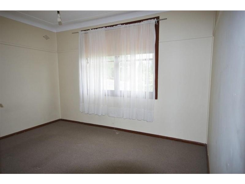 34 Macassar Street, Cowra NSW 2794