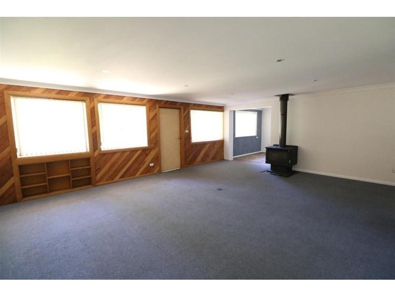 15 Newcombe Street, Cowra NSW 2794