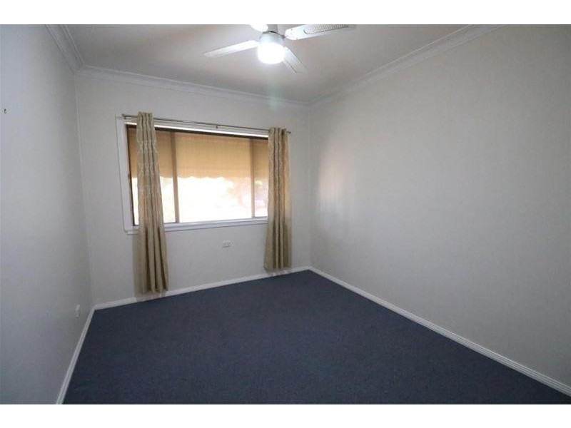 15 Newcombe Street, Cowra NSW 2794