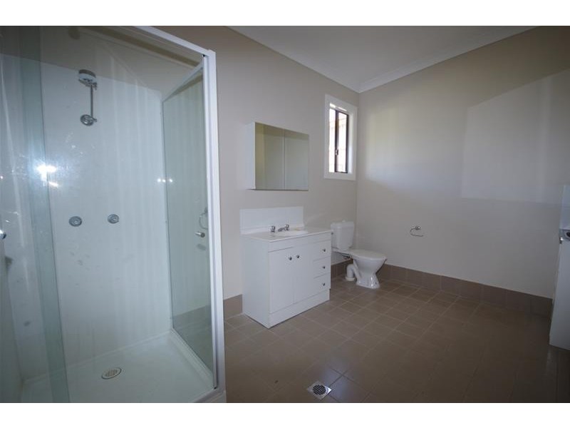 99 Taragala Street, Cowra NSW 2794