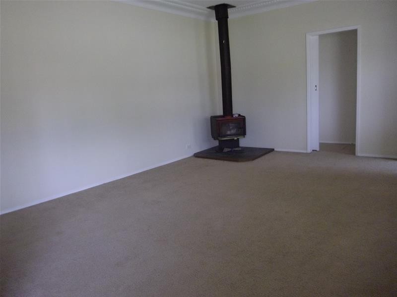 16 Newcombe Street, Cowra NSW 2794