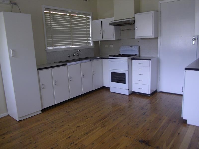 16 Newcombe Street, Cowra NSW 2794